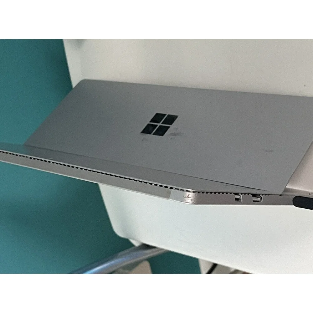 Microsoft Surface Pro 4 - i5 - 4GB RAM - 128GB SSD - 12.3
